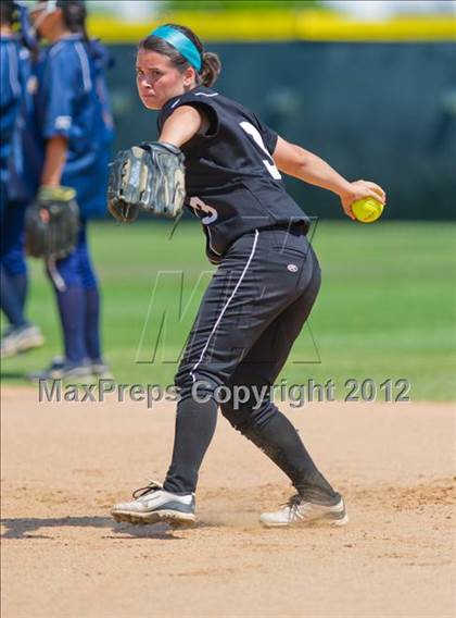 Thumbnail 3 in O'Connor vs Clark (UIL Region 4 Quarterfinal Playoff) photogallery.
