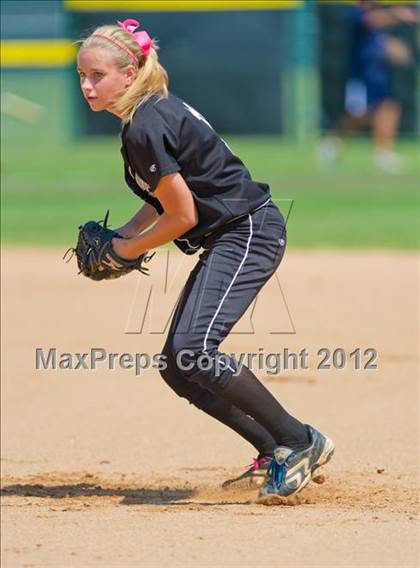 Thumbnail 3 in O'Connor vs Clark (UIL Region 4 Quarterfinal Playoff) photogallery.
