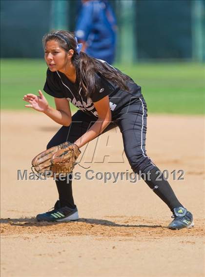 Thumbnail 1 in O'Connor vs Clark (UIL Region 4 Quarterfinal Playoff) photogallery.