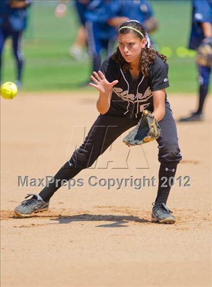 Thumbnail 1 in O'Connor vs Clark (UIL Region 4 Quarterfinal Playoff) photogallery.