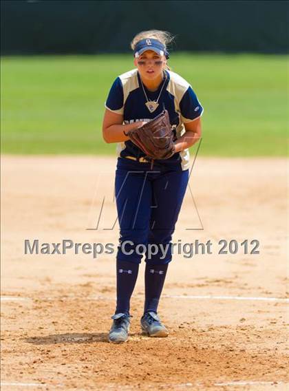 Thumbnail 3 in O'Connor vs Clark (UIL Region 4 Quarterfinal Playoff) photogallery.