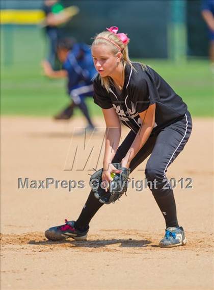 Thumbnail 2 in O'Connor vs Clark (UIL Region 4 Quarterfinal Playoff) photogallery.
