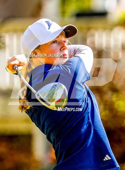 Thumbnail 3 in NCHSAA 4A Finals (Round 1) photogallery.