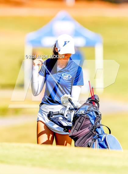 Thumbnail 1 in NCHSAA 4A Finals (Round 1) photogallery.