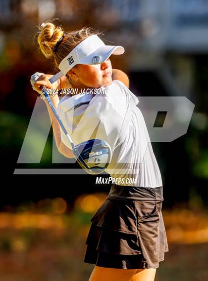 Thumbnail 1 in NCHSAA 4A Finals (Round 1) photogallery.