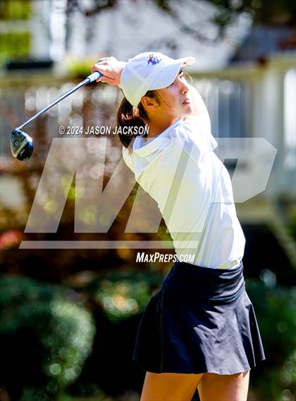 Thumbnail 1 in NCHSAA 4A Finals (Round 1) photogallery.