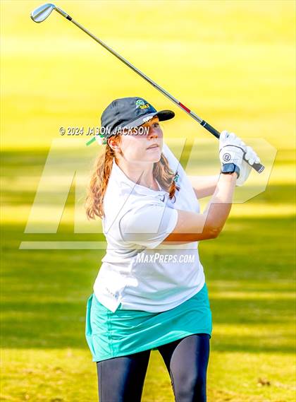 Thumbnail 2 in NCHSAA 4A Finals (Round 1) photogallery.