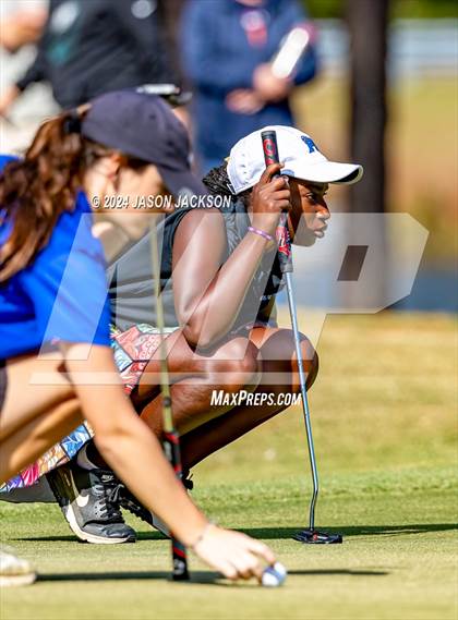 Thumbnail 1 in NCHSAA 4A Finals (Round 1) photogallery.