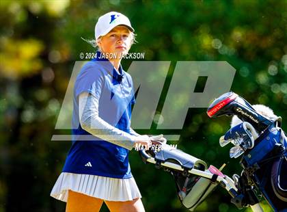 Thumbnail 1 in NCHSAA 4A Finals (Round 1) photogallery.
