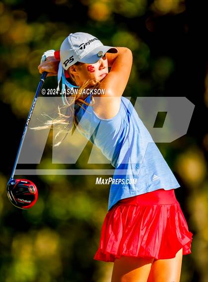 Thumbnail 3 in NCHSAA 4A Finals (Round 1) photogallery.