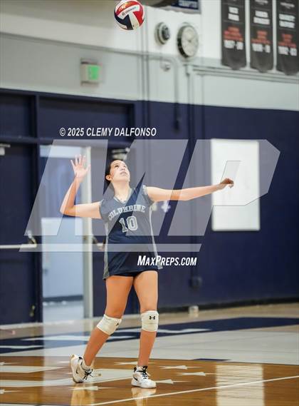 Thumbnail 3 in Regis Jesuit @ Columbine photogallery.