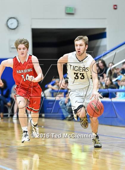 Thumbnail 2 in Charleston vs. Harding Academy (AAA 3A Round Two) photogallery.