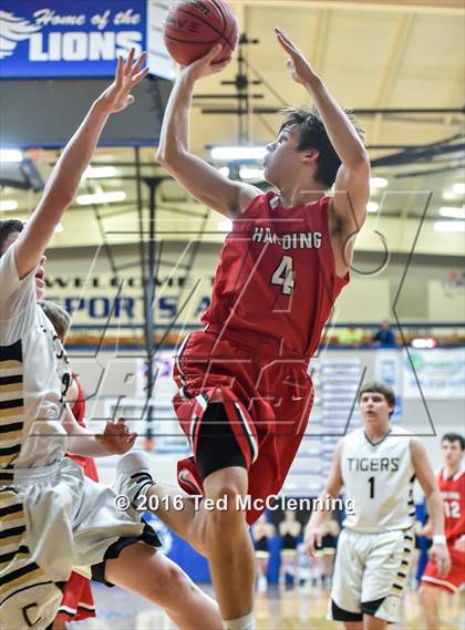 Thumbnail 2 in Charleston vs. Harding Academy (AAA 3A Round Two) photogallery.