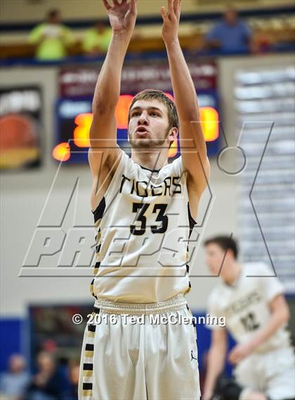 Thumbnail 2 in Charleston vs. Harding Academy (AAA 3A Round Two) photogallery.