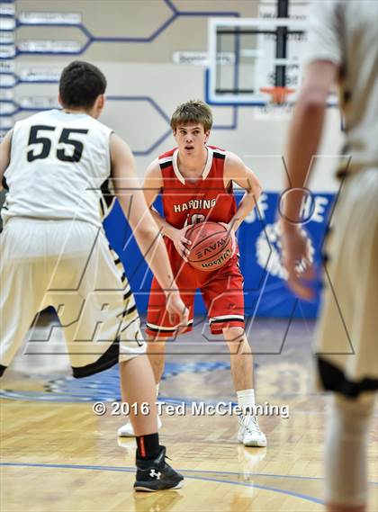 Thumbnail 3 in Charleston vs. Harding Academy (AAA 3A Round Two) photogallery.