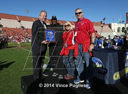 Thumbnail 2 in Los Angeles vs. Monroe (CIF L.A. City Section D3 Final) photogallery.