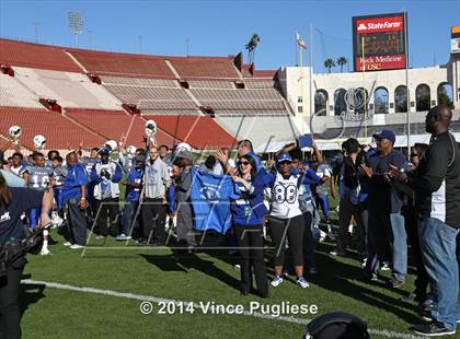 Thumbnail 3 in Los Angeles vs. Monroe (CIF L.A. City Section D3 Final) photogallery.