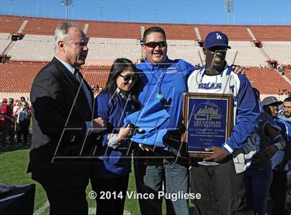 Thumbnail 3 in Los Angeles vs. Monroe (CIF L.A. City Section D3 Final) photogallery.