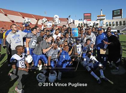Thumbnail 3 in Los Angeles vs. Monroe (CIF L.A. City Section D3 Final) photogallery.