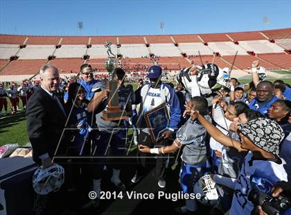 Thumbnail 3 in Los Angeles vs. Monroe (CIF L.A. City Section D3 Final) photogallery.