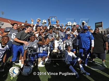 Thumbnail 2 in Los Angeles vs. Monroe (CIF L.A. City Section D3 Final) photogallery.