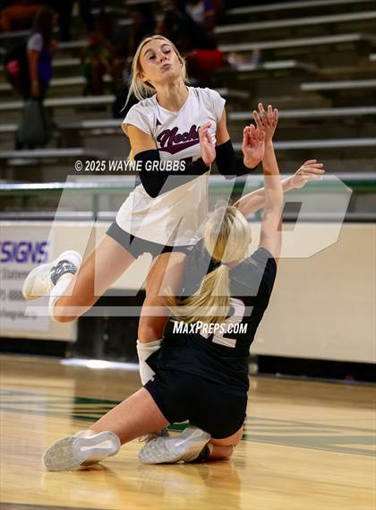 Thumbnail 3 in White Oak @ Lufkin photogallery.