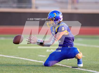Thumbnail 2 in Bushland vs. Brock photogallery.