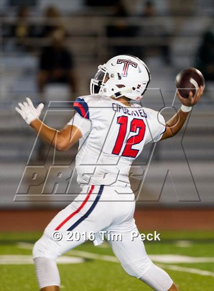 Thumbnail 2 in Edison vs. Tesoro photogallery.