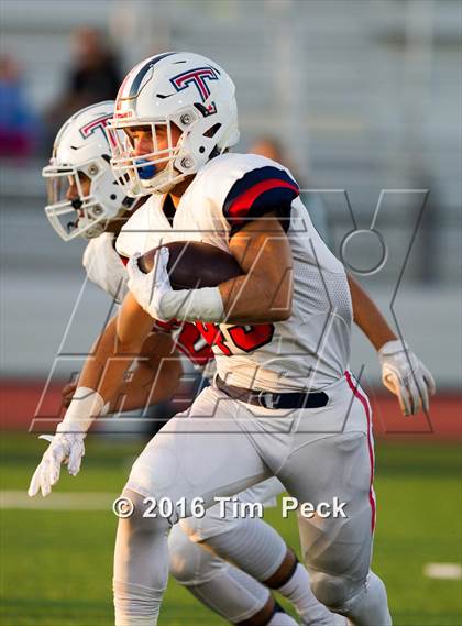 Thumbnail 1 in Edison vs. Tesoro photogallery.