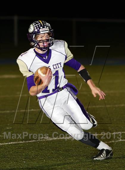 Thumbnail 1 in Karns City vs. Kane (PIAA District 9 Class AA Final) photogallery.