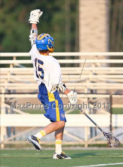Thumbnail 3 in Irondequoit vs. Jamesville-DeWitt (NYSPHSAA Class B Semifinal) photogallery.