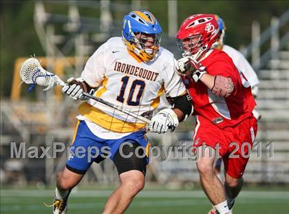 Thumbnail 2 in Irondequoit vs. Jamesville-DeWitt (NYSPHSAA Class B Semifinal) photogallery.