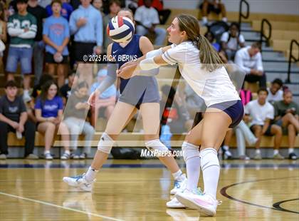 Thumbnail 1 in Oak Ridge vs College Park photogallery.