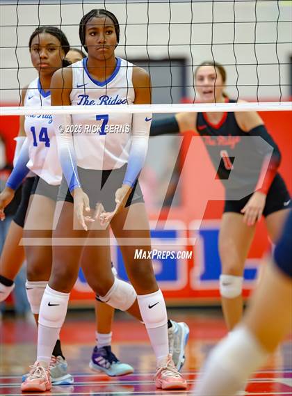 Thumbnail 3 in Oak Ridge vs College Park photogallery.