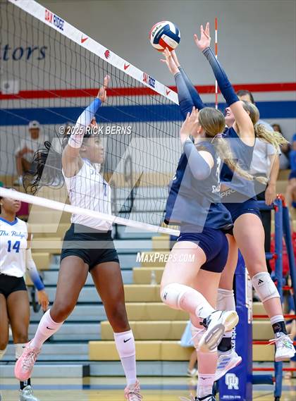 Thumbnail 1 in Oak Ridge vs College Park photogallery.