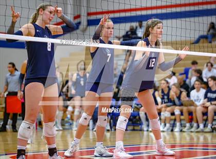 Thumbnail 3 in Oak Ridge vs College Park photogallery.