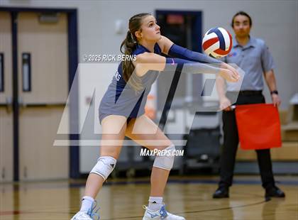Thumbnail 3 in Oak Ridge vs College Park photogallery.