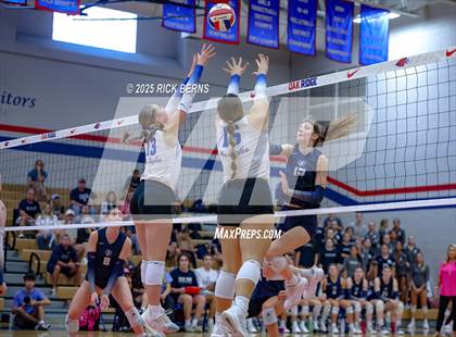Thumbnail 1 in Oak Ridge vs College Park photogallery.