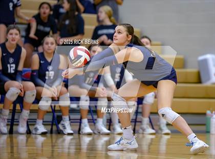 Thumbnail 3 in Oak Ridge vs College Park photogallery.