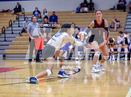 Thumbnail 3 in Oak Ridge vs College Park photogallery.
