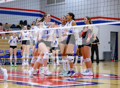 Thumbnail 2 in Oak Ridge vs College Park photogallery.