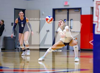 Thumbnail 3 in Oak Ridge vs College Park photogallery.