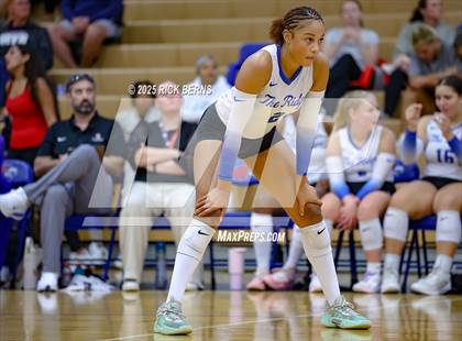Thumbnail 1 in Oak Ridge vs College Park photogallery.