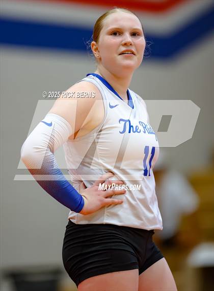 Thumbnail 1 in Oak Ridge vs College Park photogallery.