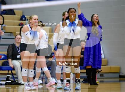 Thumbnail 1 in Oak Ridge vs College Park photogallery.