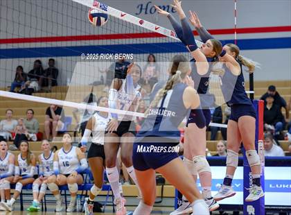 Thumbnail 1 in Oak Ridge vs College Park photogallery.