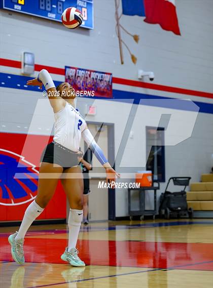 Thumbnail 3 in Oak Ridge vs College Park photogallery.