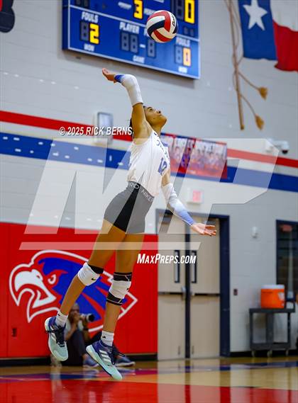 Thumbnail 1 in Oak Ridge vs College Park photogallery.