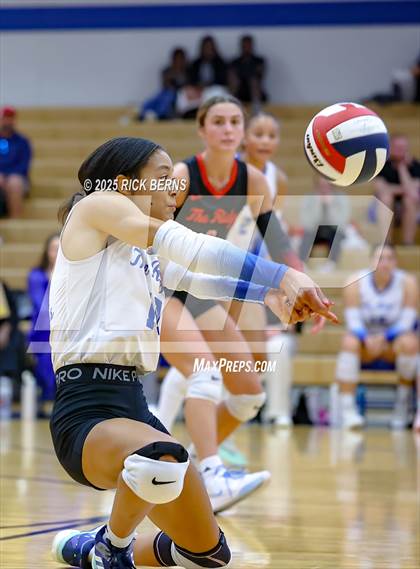 Thumbnail 3 in Oak Ridge vs College Park photogallery.