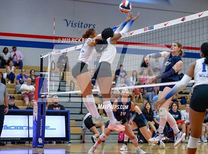 Thumbnail 2 in Oak Ridge vs College Park photogallery.